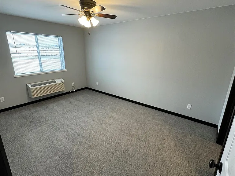 7758 Adrina Dr — Photo 22