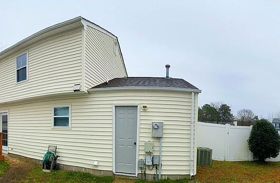 3rd image of 2 Longleaf Ct