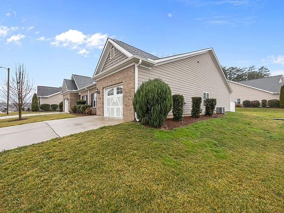 3rd image of 1619 Riverwalk Dr