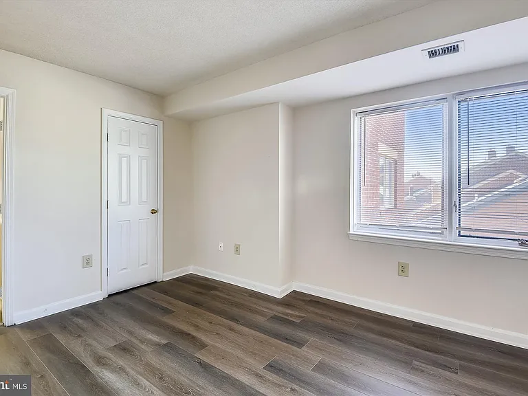610 N West St #305 — Photo 13