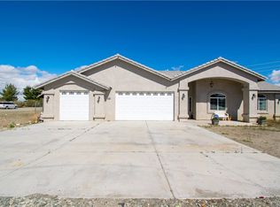 3390 Sacramento Rd, Phelan, CA 92371