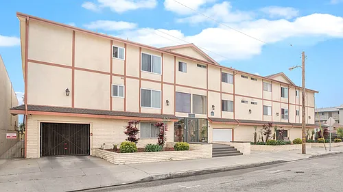Cresthaven Apartments Photo 1
