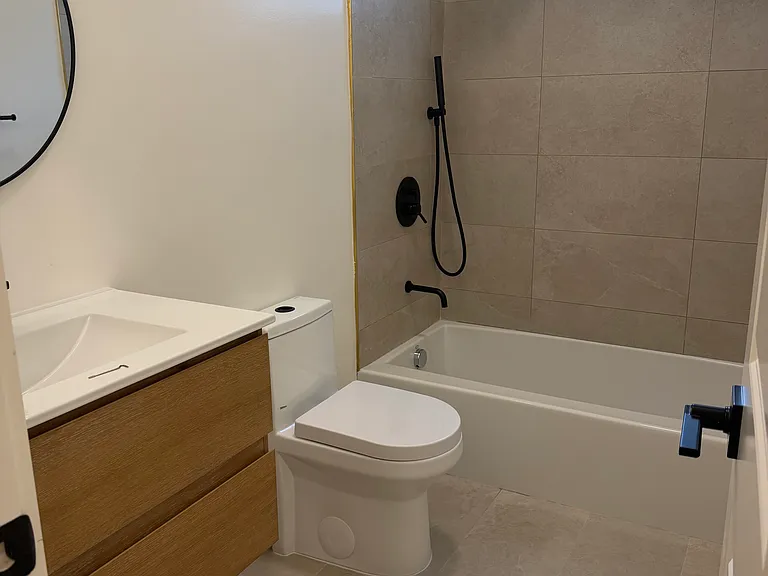 46 N Hamilton St #4 — Photo 2