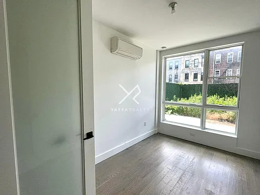 Rented by Yaffa Realty LLC | media 4