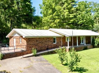 208 Murdock Rd, Bakersville, NC 28705