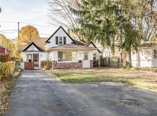 111 Sheraton Dr, Rochester, NY 14616