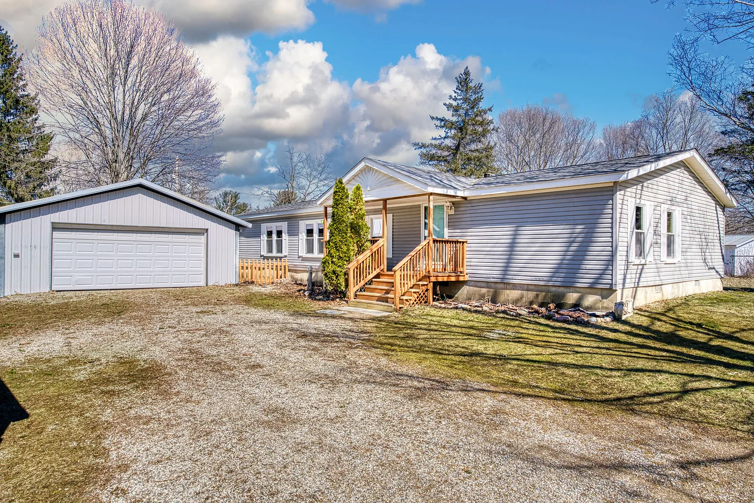 20884 W Trebesh Cir photo 1