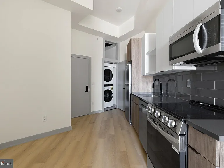 689 N Broad St #202 — Photo 10
