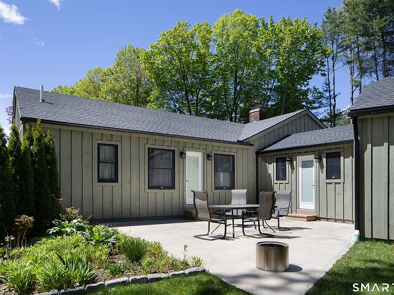 9 Woodcrest Ln — Photo 8