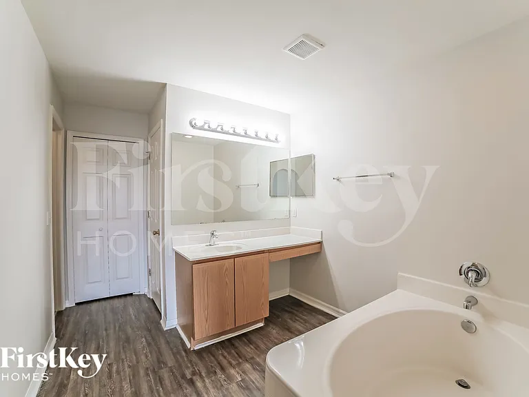 12742 Lake Vista Dr — Photo 11