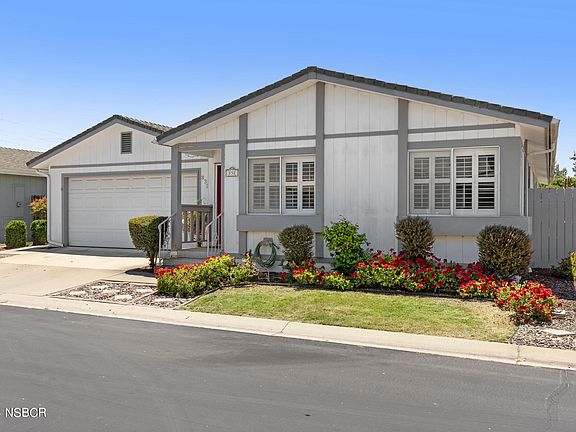 3rd image of 832 Vista Del Sol