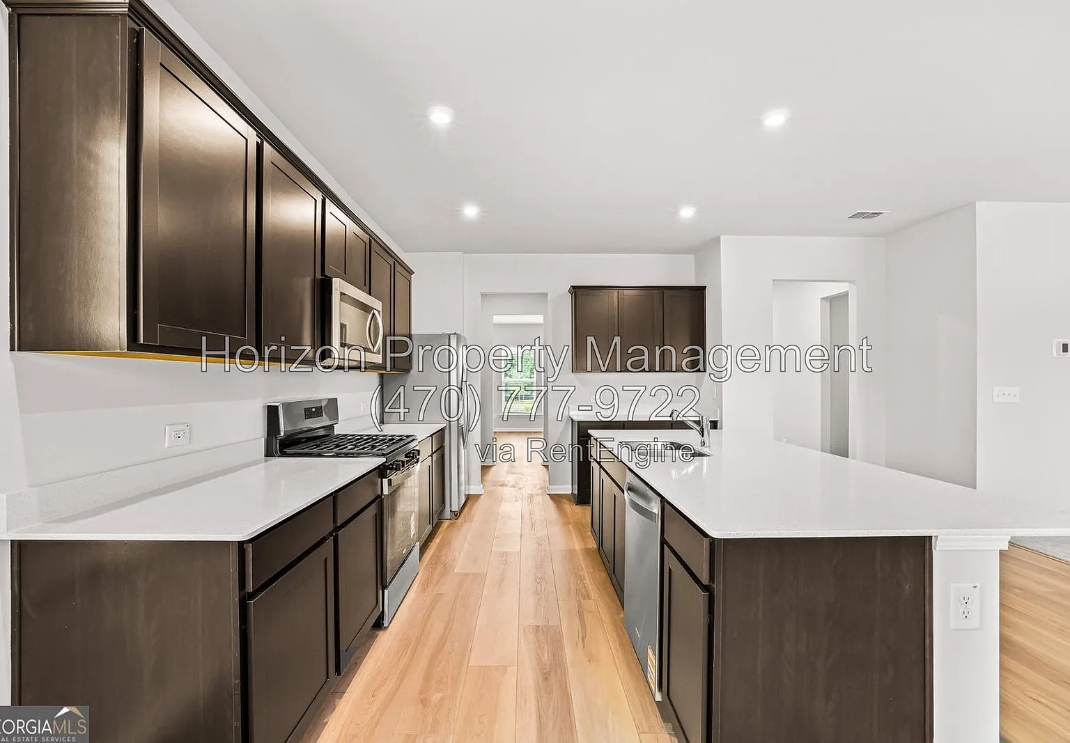 6 bed, 4.0 bath, 3922 sqft, $3,550 — Photo 4