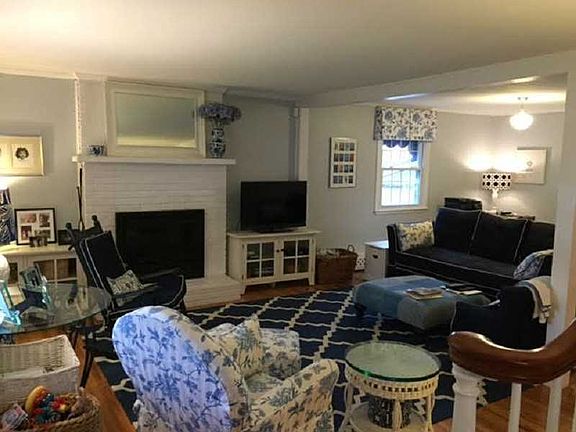 2nd image of 10 Kenyon Ave