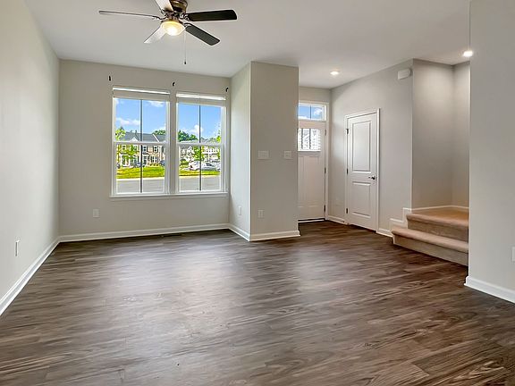 5th image of 4062 Grove Point Dr