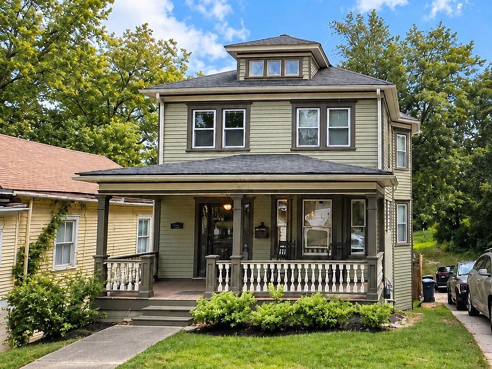 1st image of 233 Sunset Ave NW
