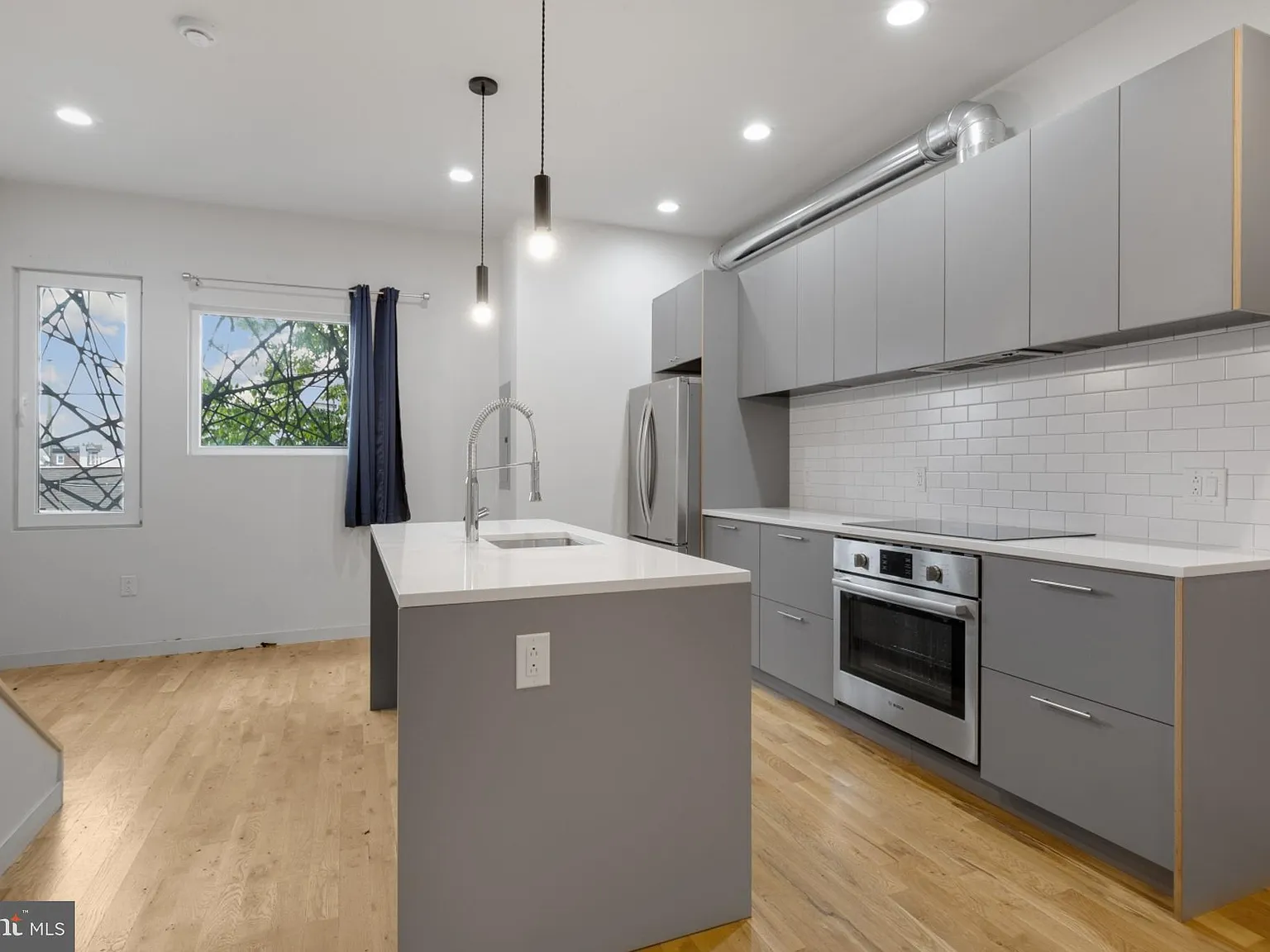 2 bed, 1.5 bath, $2,075 — Photo 2