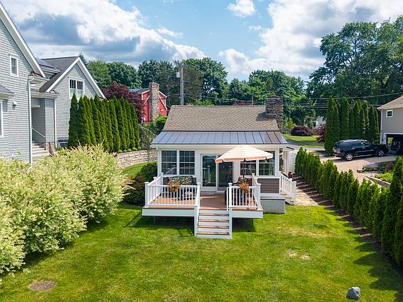 3rd image of 11 Cedar Dr
