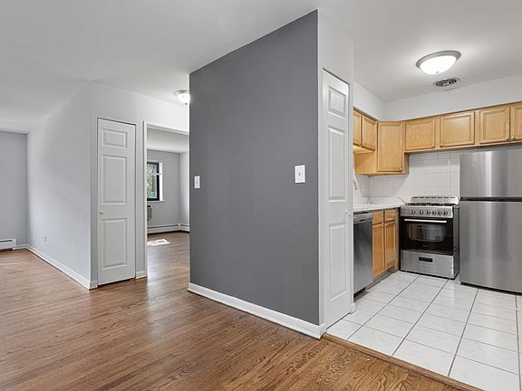 3rd image of 6758 N Sheridan Rd APT 331