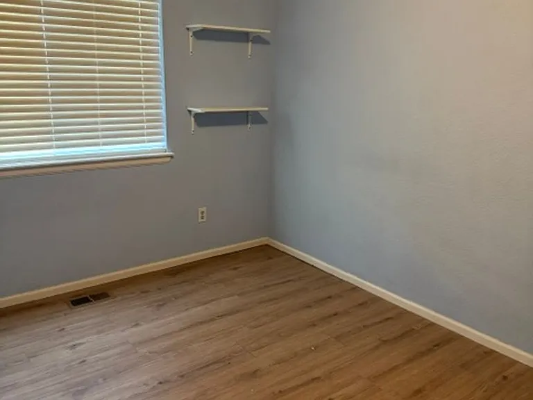 13819 Fillmore St — Photo 4