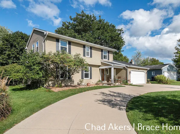 646 Adaway Ave SE, Ada, MI 49301