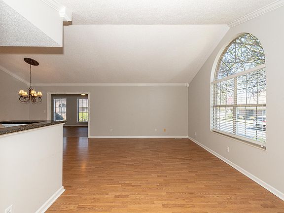 5th image of 2038 Cochran Pl