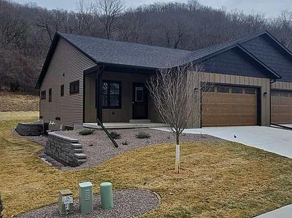 370 Valley Oaks Dr, Winona, MN 55987