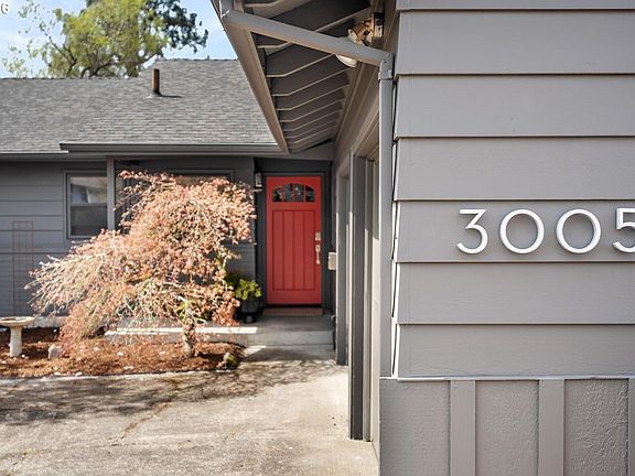 3rd image of 3005 SW 113th Ave