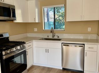 2447 Elden Ave #A-4, Costa Mesa, CA 92627