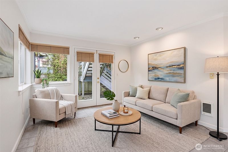 3rd image of 4811 Phinney Avenue N #101