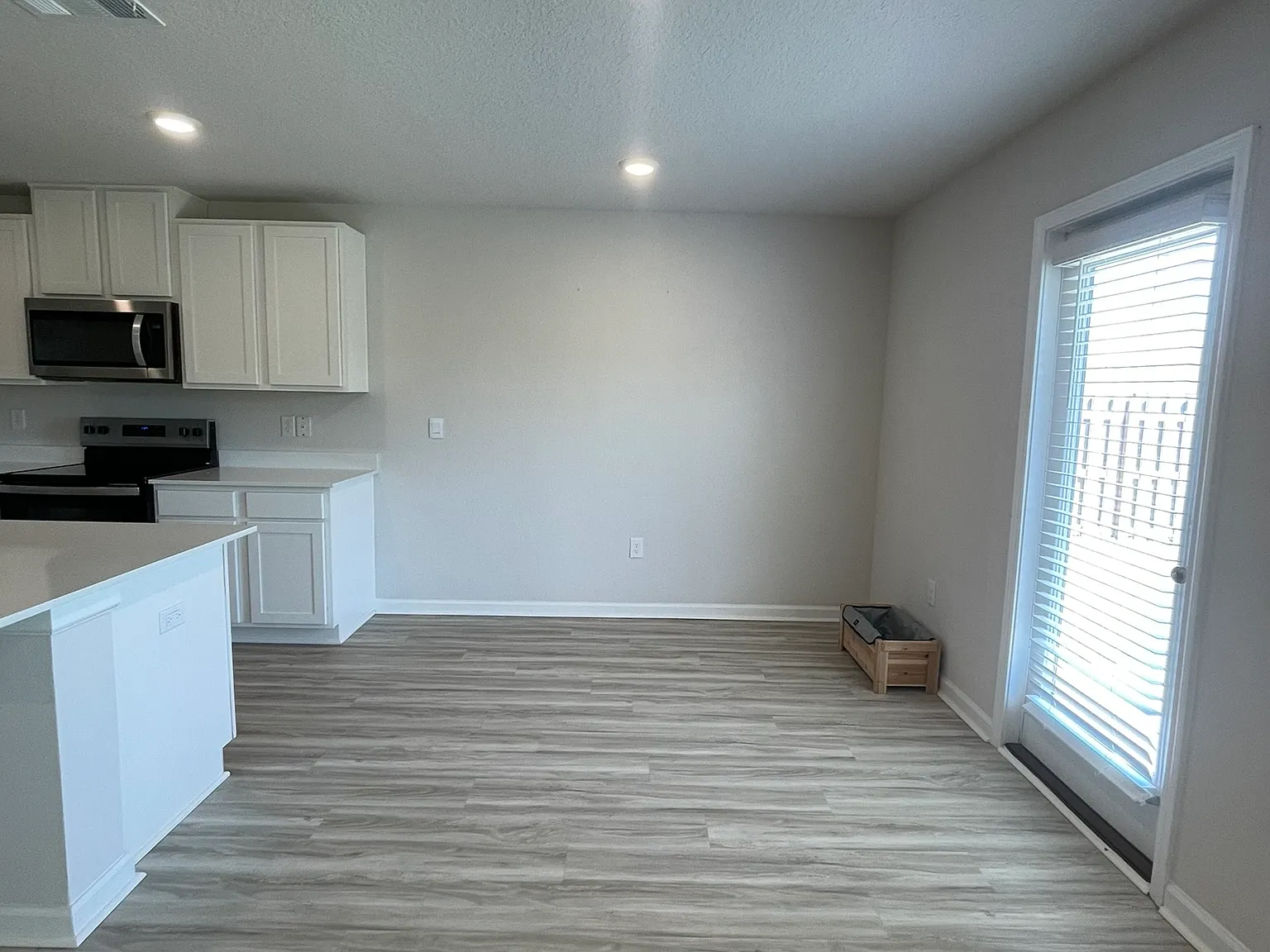 5 bed, 2526 sqft, $2,500 — Photo 4