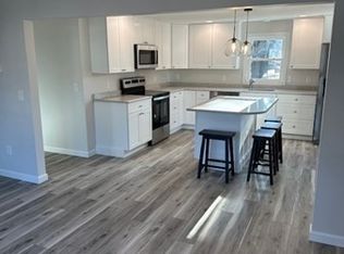 6 James St, Webster, MA 01570