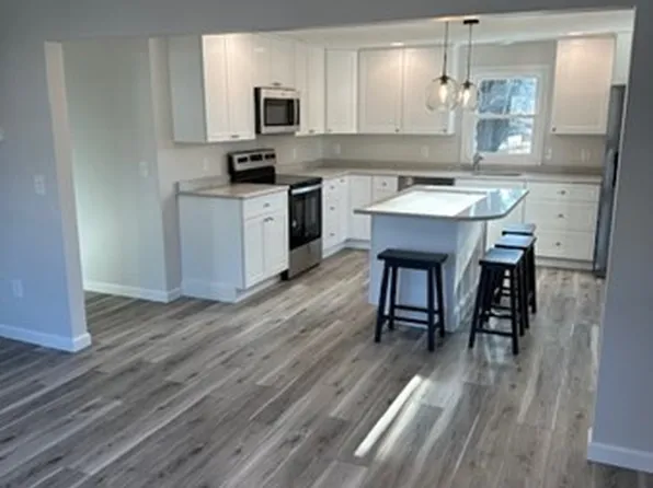 6 James St, Webster, MA 01570