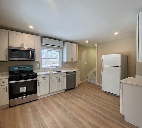 2nd image of 1117 W Lowell Ave Unit 1117