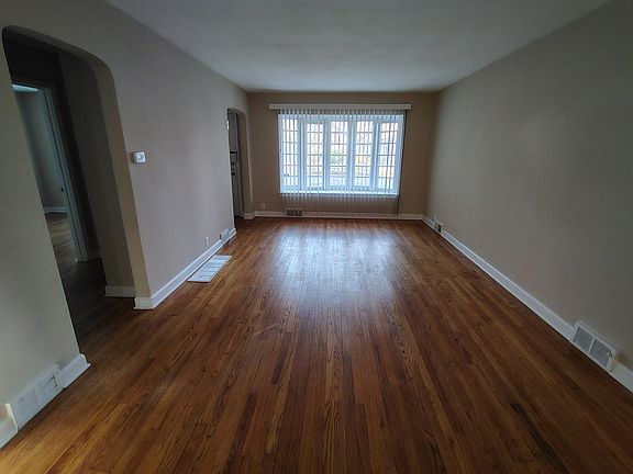 3rd image of 525 Saint Louis Ave