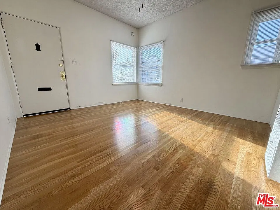 1 bed, 1.0 bath, 550 sqft, $1,750 — Photo 2