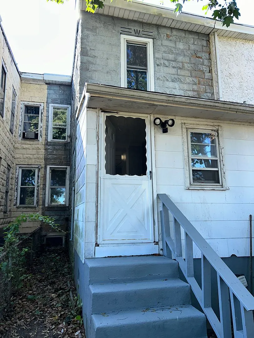 Building Photo - 126 Darcy Ave