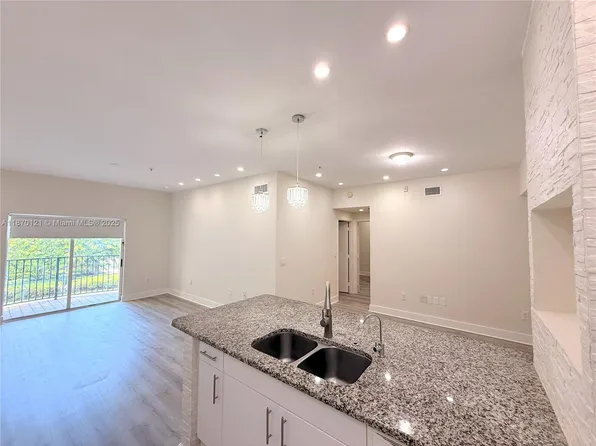 7330 NW 114th Ave #2085, Doral, FL 33178