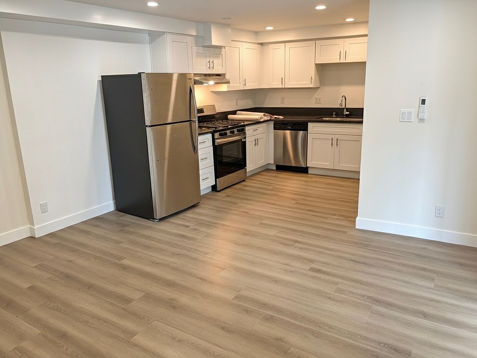 1st image of 4717 Don Lorenzo Dr #24