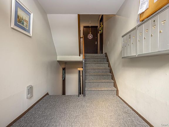 4th image of 386 Richard Court