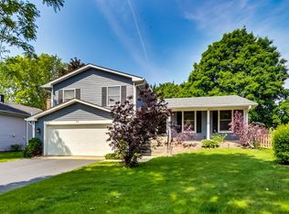 58 Boxwood Ln, Cary, IL 60013