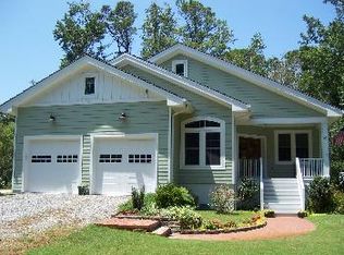 97 Duck Woods Dr, Southern Shores, NC 27949