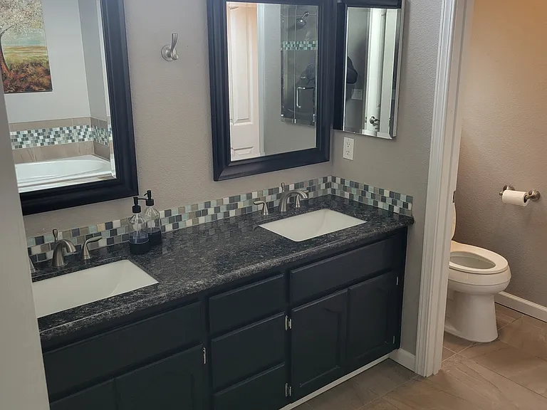 1715 Burlington Dr — Photo 4