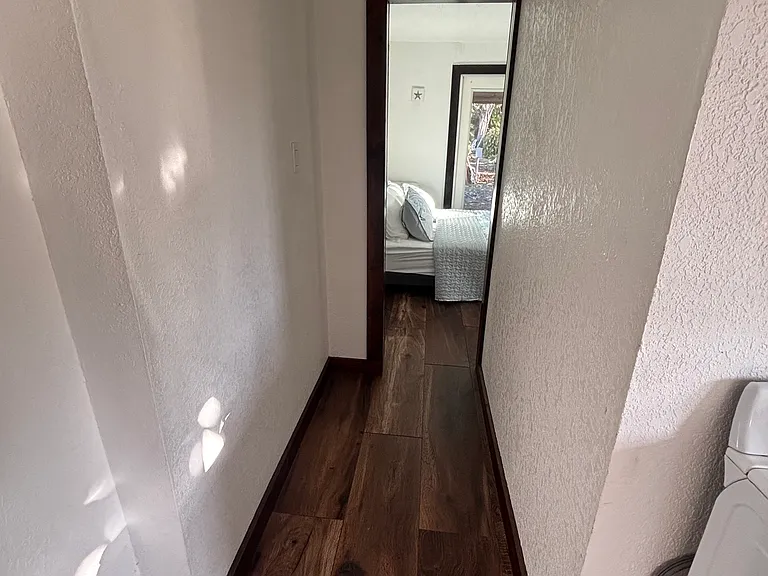 2107 Phillippi St #3 — Photo 8