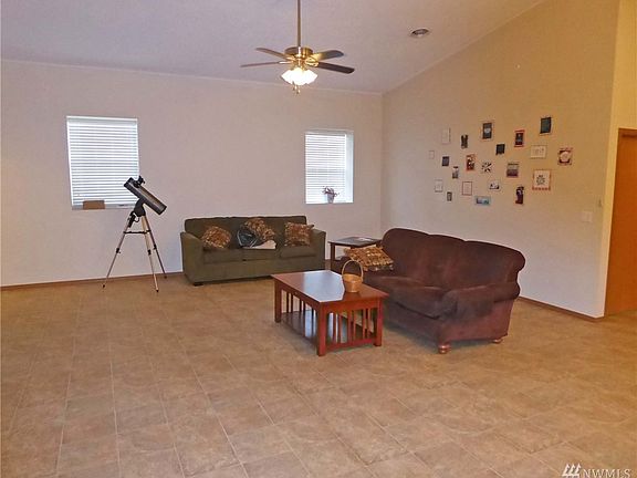 4th image of 205 Sunny Dr