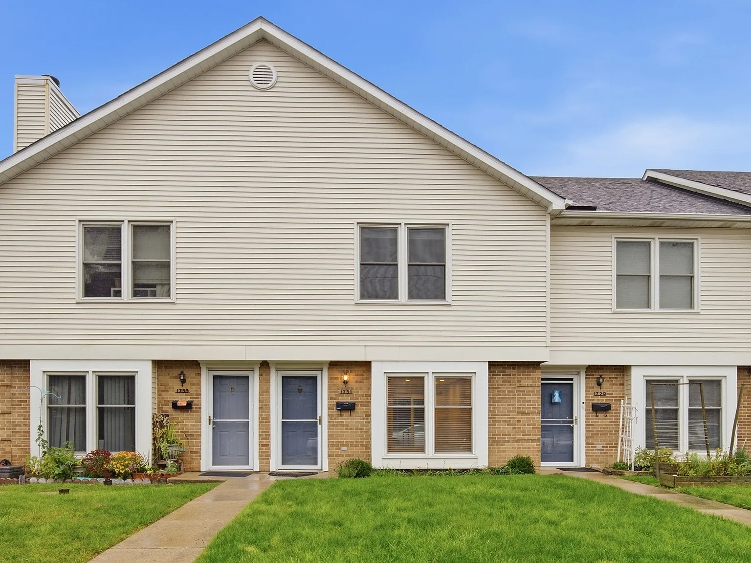 2 bed, 1.5 bath, $2,700 — Photo 1