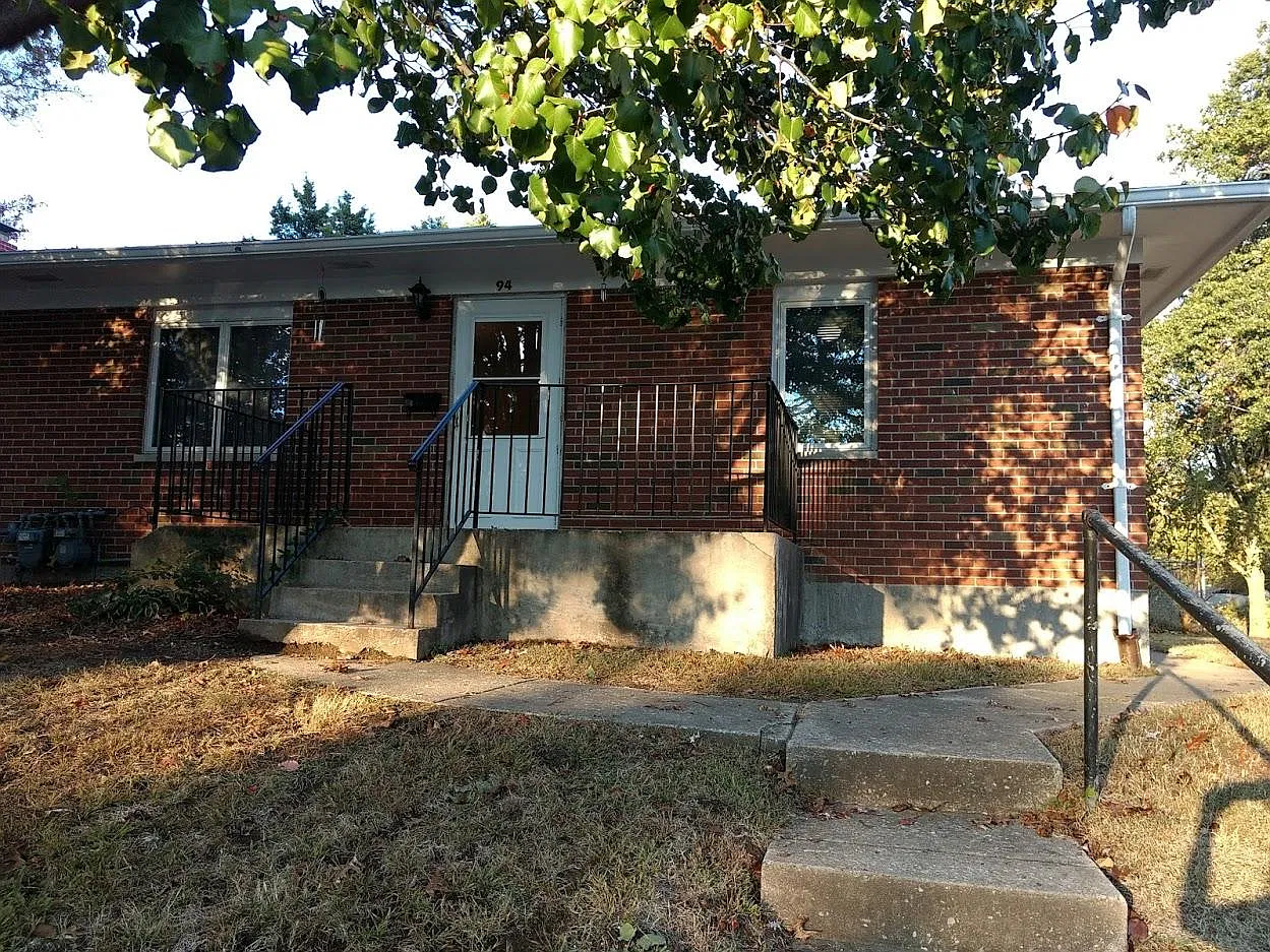2 bed, 700 sqft, $1,300 — Photo 1