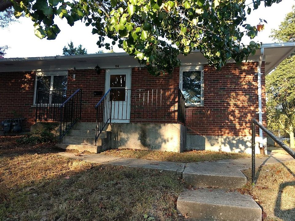 94 Oakdale Ave, St Charles, MO 63301 Private entrance
