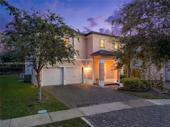 285 NE 32nd Ter, Homestead, FL 33033