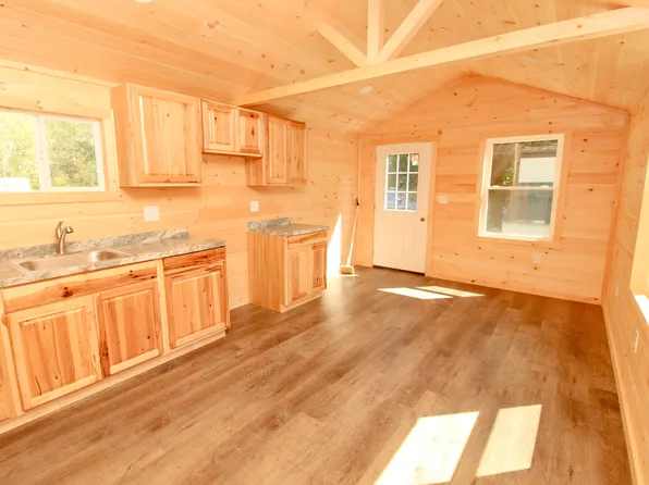 286 Hudson Road, Glenburn, ME 04401