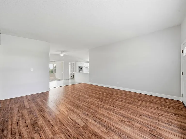 14190 Page Ave — Photo 8